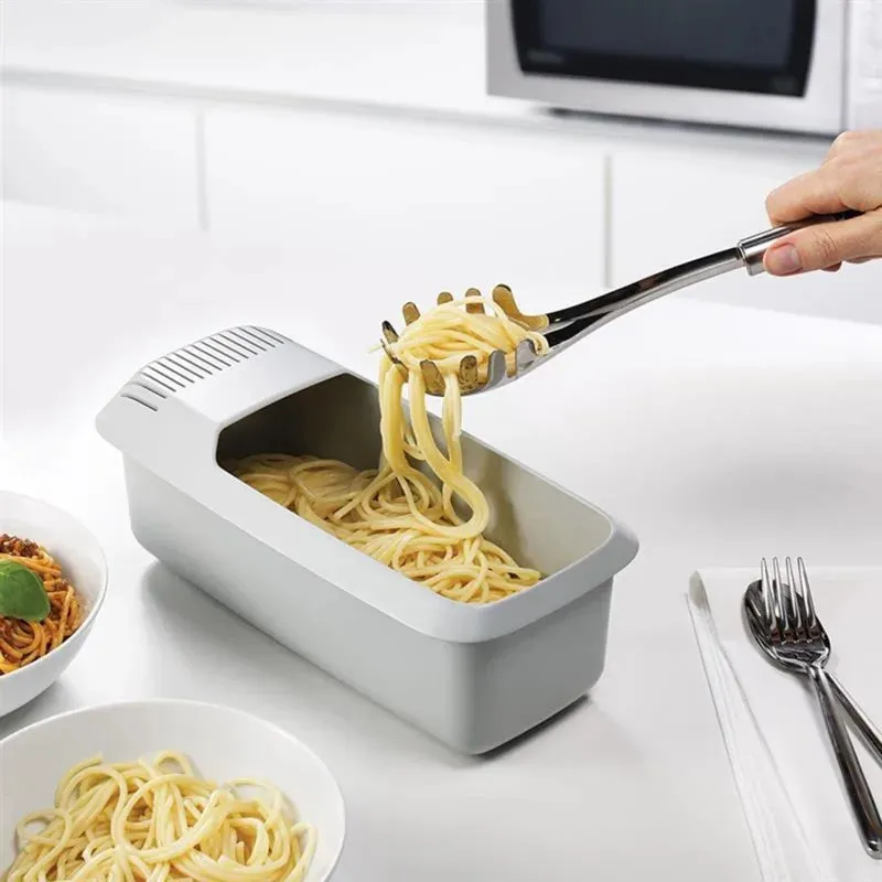 Eco-Friendly Plastic Microwave Noodles Pasta Cooker with Strainer Short and Eye-Catching Kitchen Gadget Set for Spaghetti and Vegetable Steaming