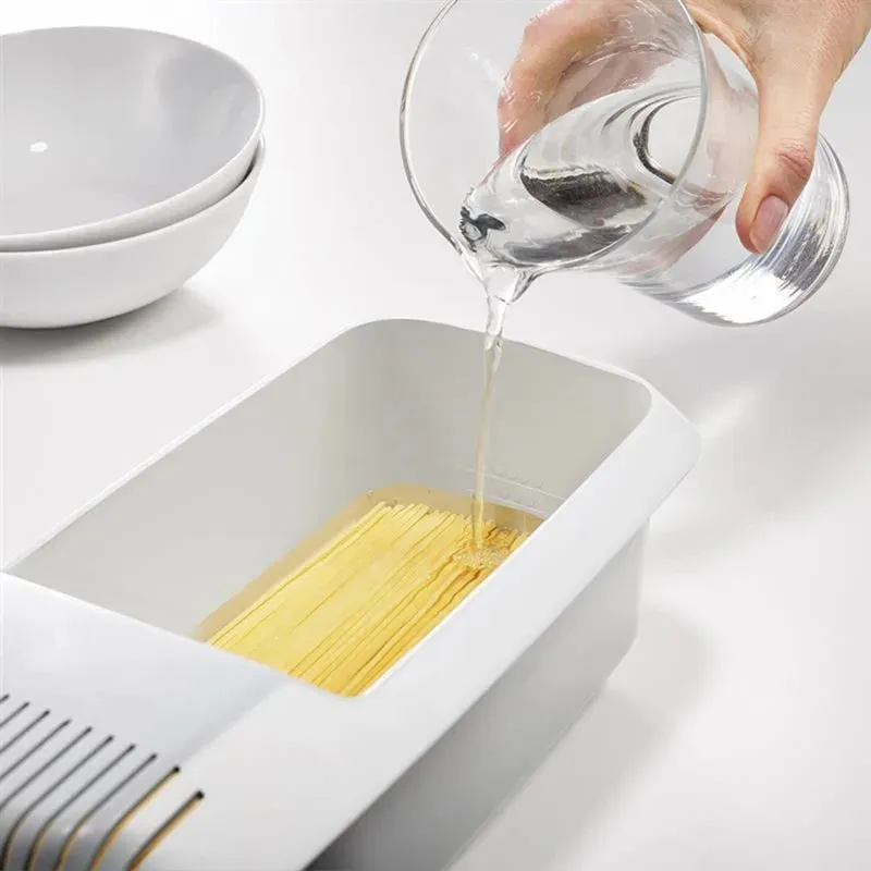 Eco-Friendly Plastic Microwave Noodles Pasta Cooker with Strainer Short and Eye-Catching Kitchen Gadget Set for Spaghetti and Vegetable Steaming
